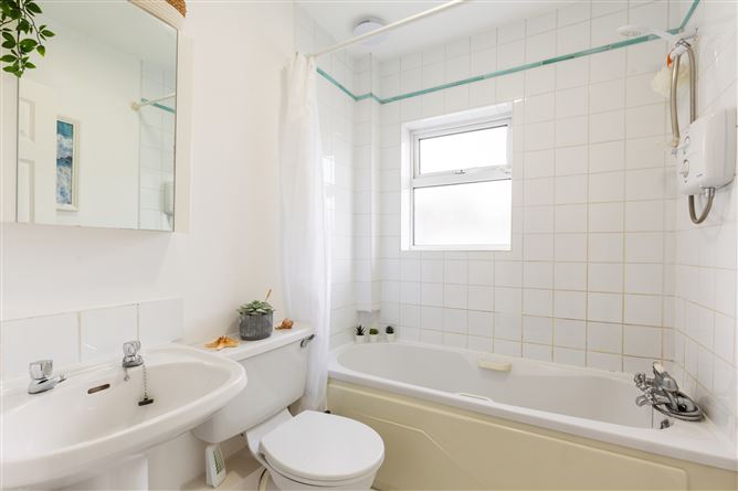 30 Eden Crescent, Rathfarnham, Dublin 16