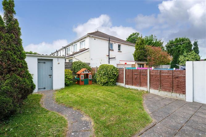 Photo 21 of 24 — 8 Liffey Downs, Lucan, Co. Dublin