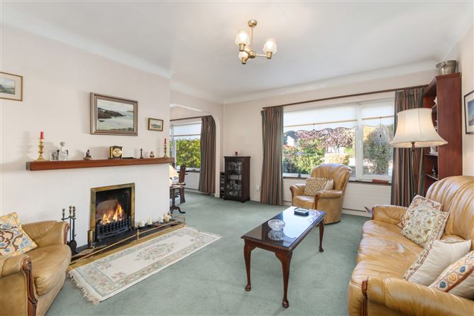 34 Oakley Grove, Blackrock, Co. Dublin