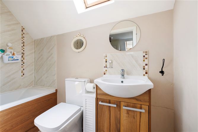 18 Seaview Court, Kilmuckridge, Wexford