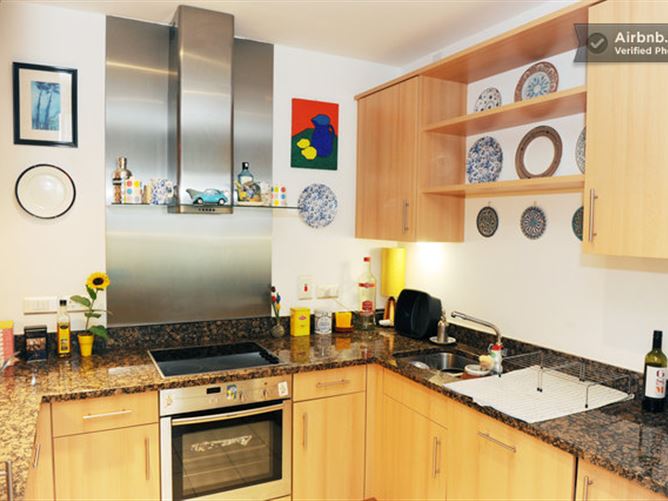 4 Pakenham House, Spencer Dock, Docklands,   Dublin 1, D01 V123