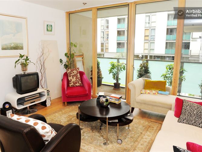 4 Pakenham House, Spencer Dock, Docklands,   Dublin 1, D01 V123