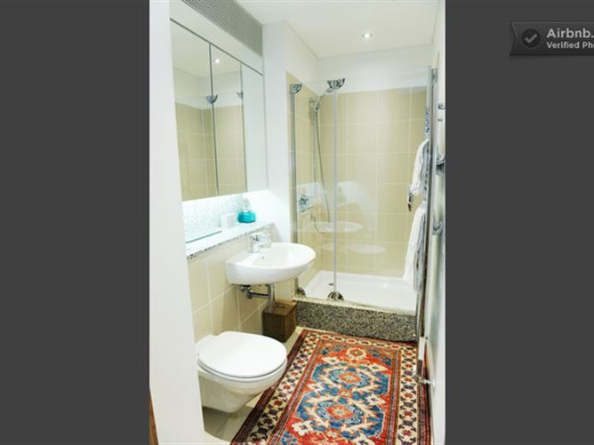 4 Pakenham House, Spencer Dock, Docklands,   Dublin 1, D01 V123