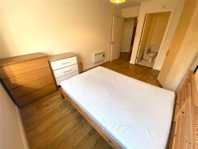 Premier Square, Finglas Road, D11