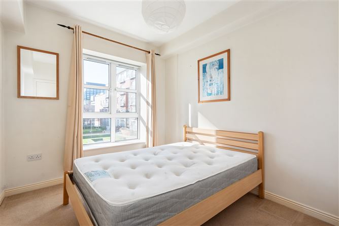 Apt 25 The Waterside, Charlotte Quay, Grand Canal Dk, Dublin 4