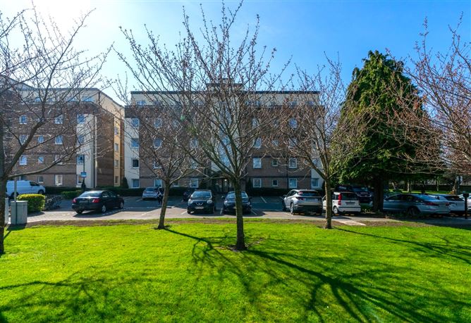 105 Galloping Green, Stillorgan Road, Blackrock,   County Dublin
