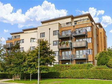 17 The Crescent, Carrickmines Manor, Carrickmines, Dublin 18