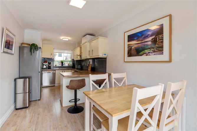 8 Stradbrook Grove, Blackrock, Co. Dublin