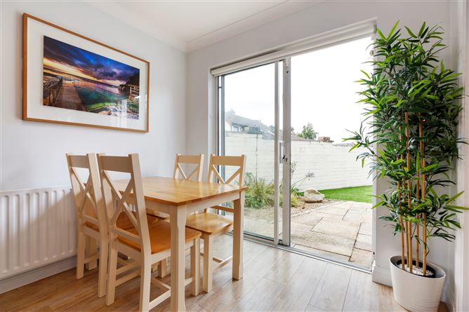 8 Stradbrook Grove, Blackrock, Co. Dublin