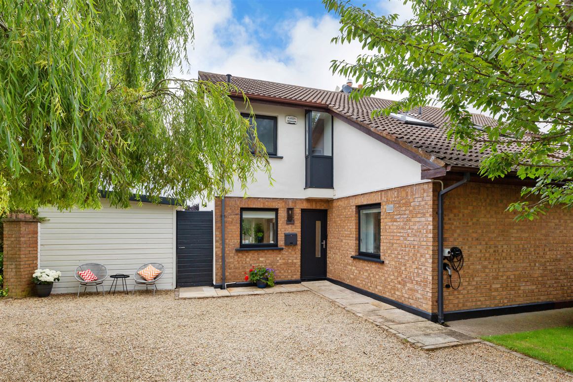 8 Stradbrook Grove, Blackrock, Co. Dublin
