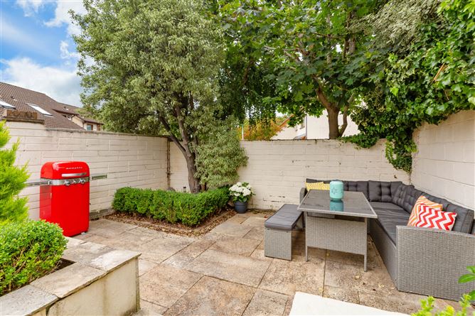 8 Stradbrook Grove, Blackrock, Co. Dublin