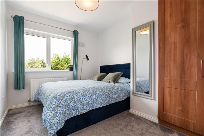 8 Stradbrook Grove, Blackrock, Co. Dublin
