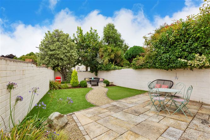 8 Stradbrook Grove, Blackrock, Co. Dublin