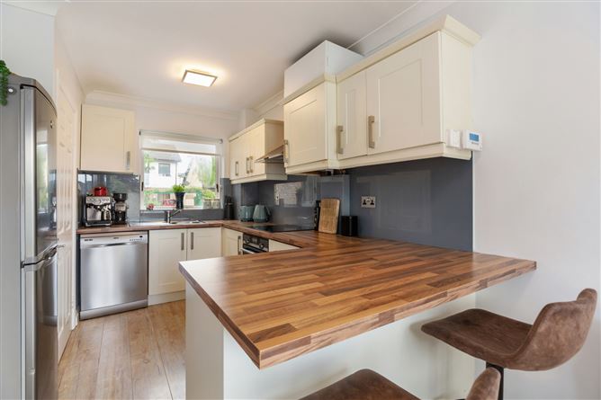 8 Stradbrook Grove, Blackrock, Co. Dublin