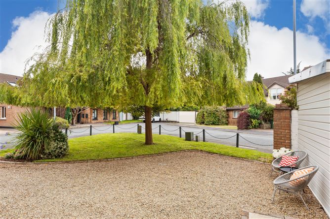 8 Stradbrook Grove, Blackrock, Co. Dublin
