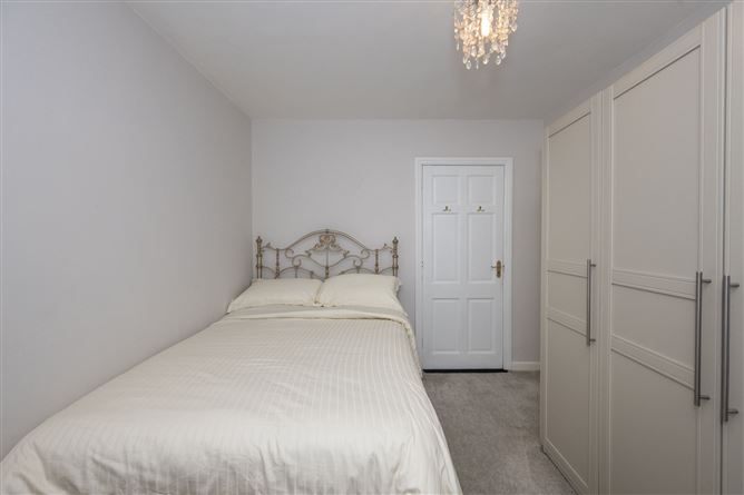 38 Glenwood, Carrigaline, Cork