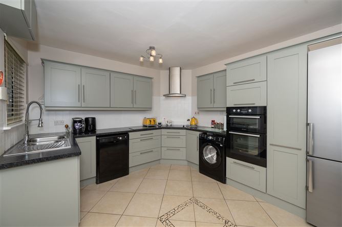 38 Glenwood, Carrigaline, Cork