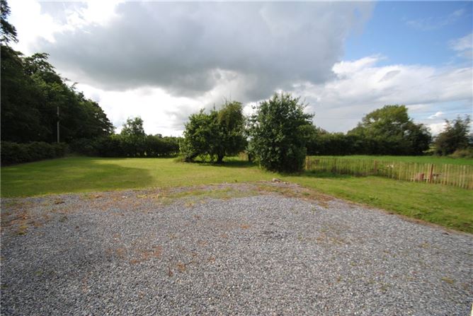 https://photos-a.propertyimages.ie/media/6/3/3/4913336/b649ec70-abdc-4dda-9ba3-b9555da84ce3_l.jpg