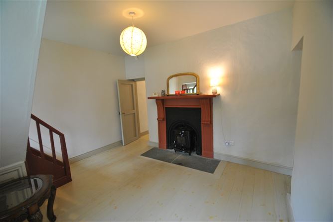 https://photos-a.propertyimages.ie/media/6/3/3/4913336/b649ec70-abdc-4dda-9ba3-b9555da84ce3_l.jpg