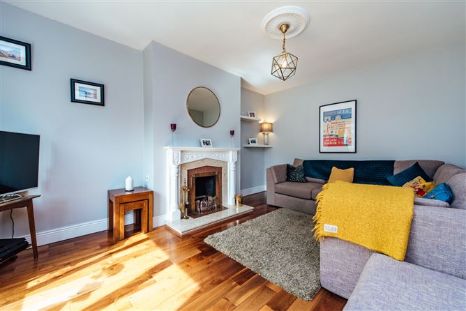https://photos-a.propertyimages.ie/media/6/3/3/4935336/9cd4dd47-2810-4345-beac-4263e8ce3e08_l.jpg