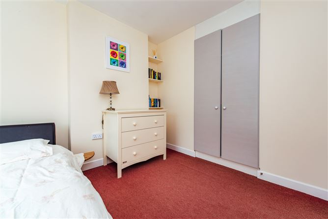 https://photos-a.propertyimages.ie/media/6/3/3/4935336/9cd4dd47-2810-4345-beac-4263e8ce3e08_l.jpg