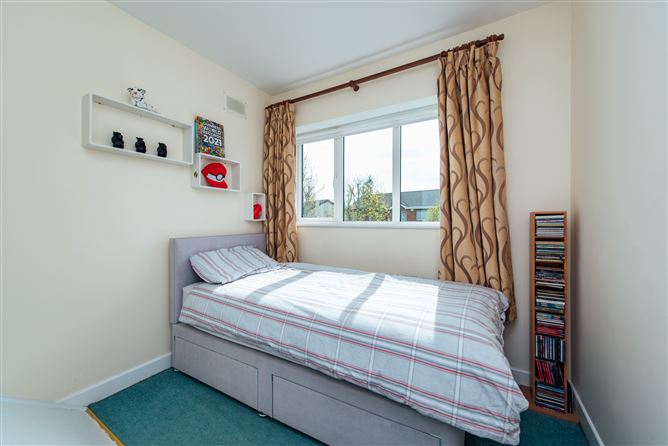 https://photos-a.propertyimages.ie/media/6/3/3/4935336/9cd4dd47-2810-4345-beac-4263e8ce3e08_l.jpg