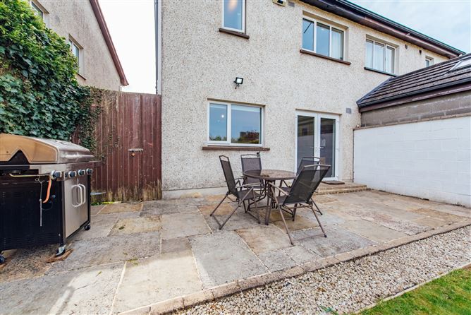 https://photos-a.propertyimages.ie/media/6/3/3/4935336/9cd4dd47-2810-4345-beac-4263e8ce3e08_l.jpg
