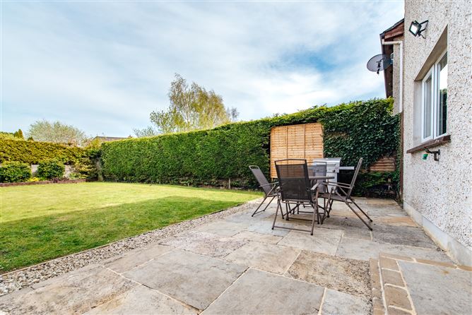 https://photos-a.propertyimages.ie/media/6/3/3/4935336/9cd4dd47-2810-4345-beac-4263e8ce3e08_l.jpg