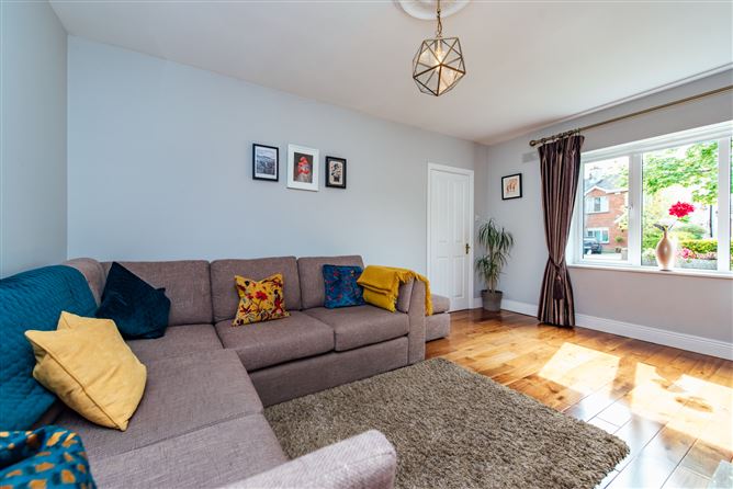 https://photos-a.propertyimages.ie/media/6/3/3/4935336/9cd4dd47-2810-4345-beac-4263e8ce3e08_l.jpg