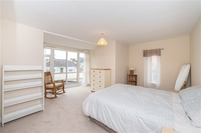 17 The Crescent, Farranlea Road, Model Farm Road, Cork