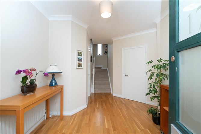 17 The Crescent, Farranlea Road, Model Farm Road, Cork