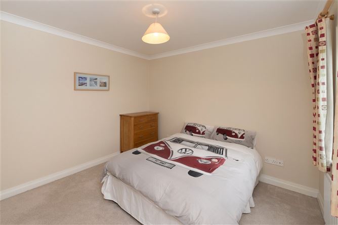 17 The Crescent, Farranlea Road, Model Farm Road, Cork