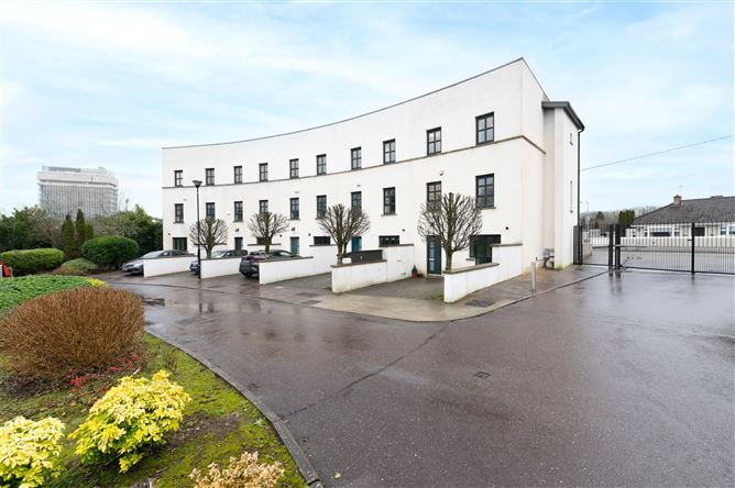 17 The Crescent, Farranlea Road, Model Farm Road, Cork