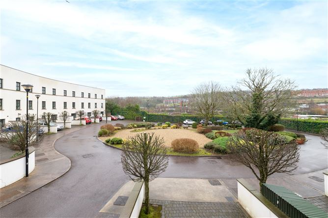 17 The Crescent, Farranlea Road, Model Farm Road, Cork