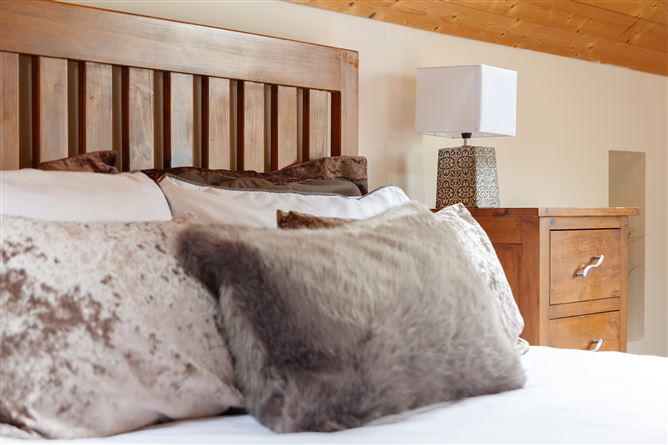 Samet, Enfield, Meath