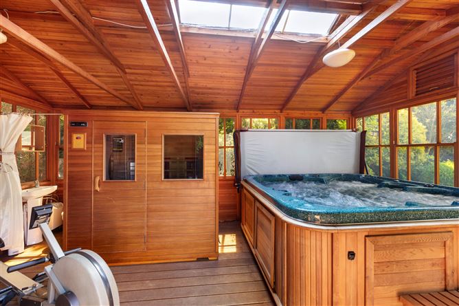 https://photos-a.propertyimages.ie/media/6/3/4/5005436/6fa1debd-8aee-4e9c-a22c-0fe05d195472_l.jpg