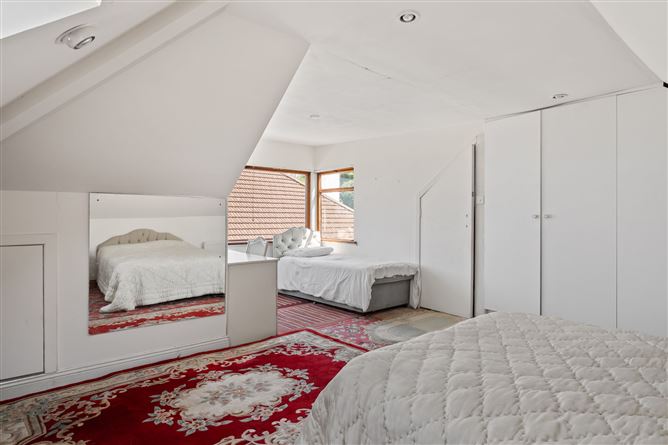https://photos-a.propertyimages.ie/media/6/3/5/5003536/e2521f3b-1371-4a66-83c0-eb2e03c7eba6_l.jpg