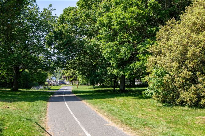 https://photos-a.propertyimages.ie/media/6/3/5/5003536/e2521f3b-1371-4a66-83c0-eb2e03c7eba6_l.jpg