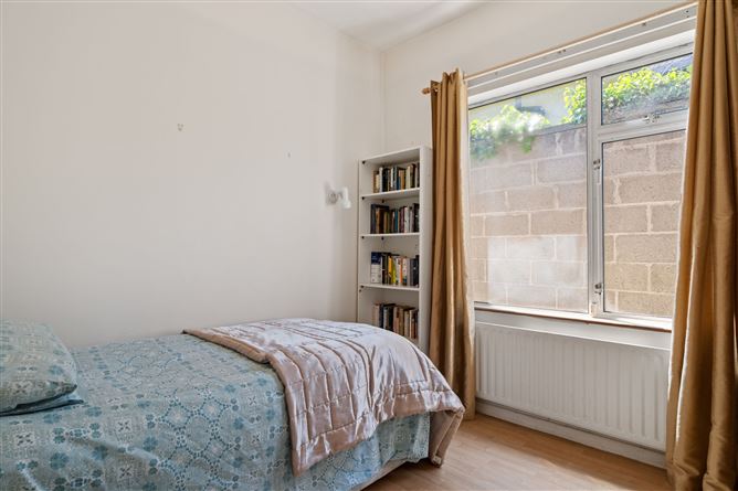 https://photos-a.propertyimages.ie/media/6/3/5/5003536/e2521f3b-1371-4a66-83c0-eb2e03c7eba6_l.jpg