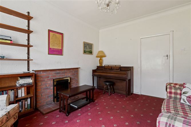 https://photos-a.propertyimages.ie/media/6/3/5/5003536/e2521f3b-1371-4a66-83c0-eb2e03c7eba6_l.jpg
