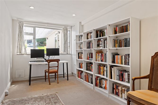 https://photos-a.propertyimages.ie/media/6/3/5/5003536/e2521f3b-1371-4a66-83c0-eb2e03c7eba6_l.jpg