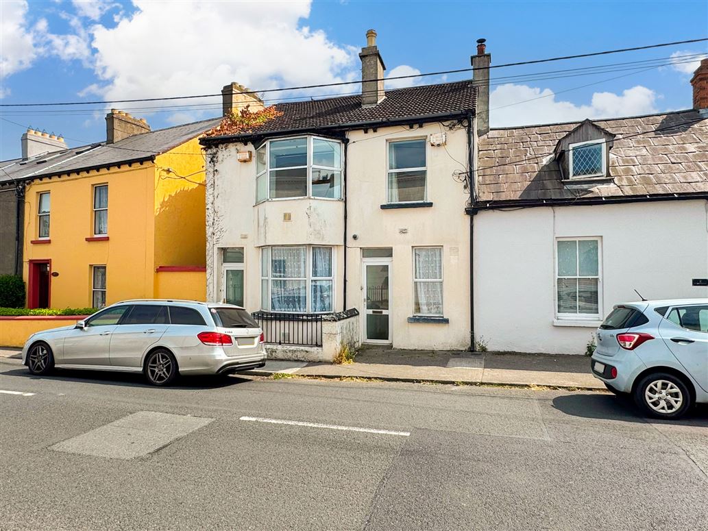 Apts 1 & 2, Dunbur House, Seapoint Road, Bray, Co. Wicklow