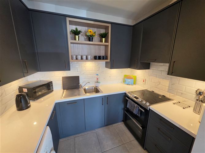 11B Spanish Cove, Kilkee, Clare