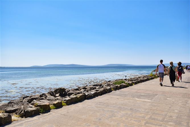 11 Arasain na Mara, Salthill, Galway City