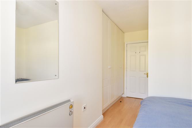 11 Arasain na Mara, Salthill, Galway City