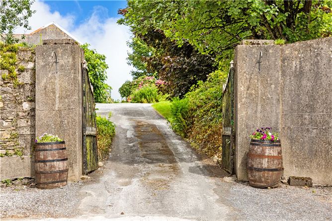 Moate Castle, Mainstreet, Moate, Co. Westmeath