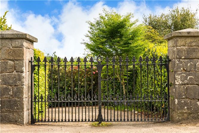 Edendale and Eden Lodge, Kilbride, Nr. Brittas Bay, Co. Wicklow
