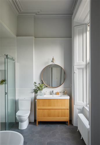 https://photos-a.propertyimages.ie/media/6/3/6/4914636/a1af5005-8c08-49a4-8ae7-f58cdf57954a_l.jpg