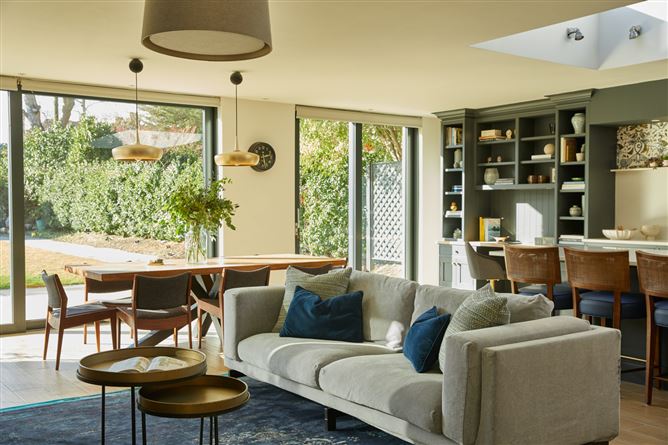 https://photos-a.propertyimages.ie/media/6/3/6/4914636/a1af5005-8c08-49a4-8ae7-f58cdf57954a_l.jpg
