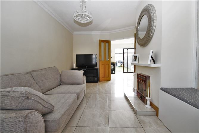 8 The Avenue, Mulhuddart Wood, Mulhuddart, Dublin 15